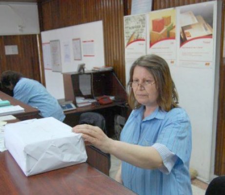 Poşta modifică, din 1 octombrie, tarifele coletelor externe